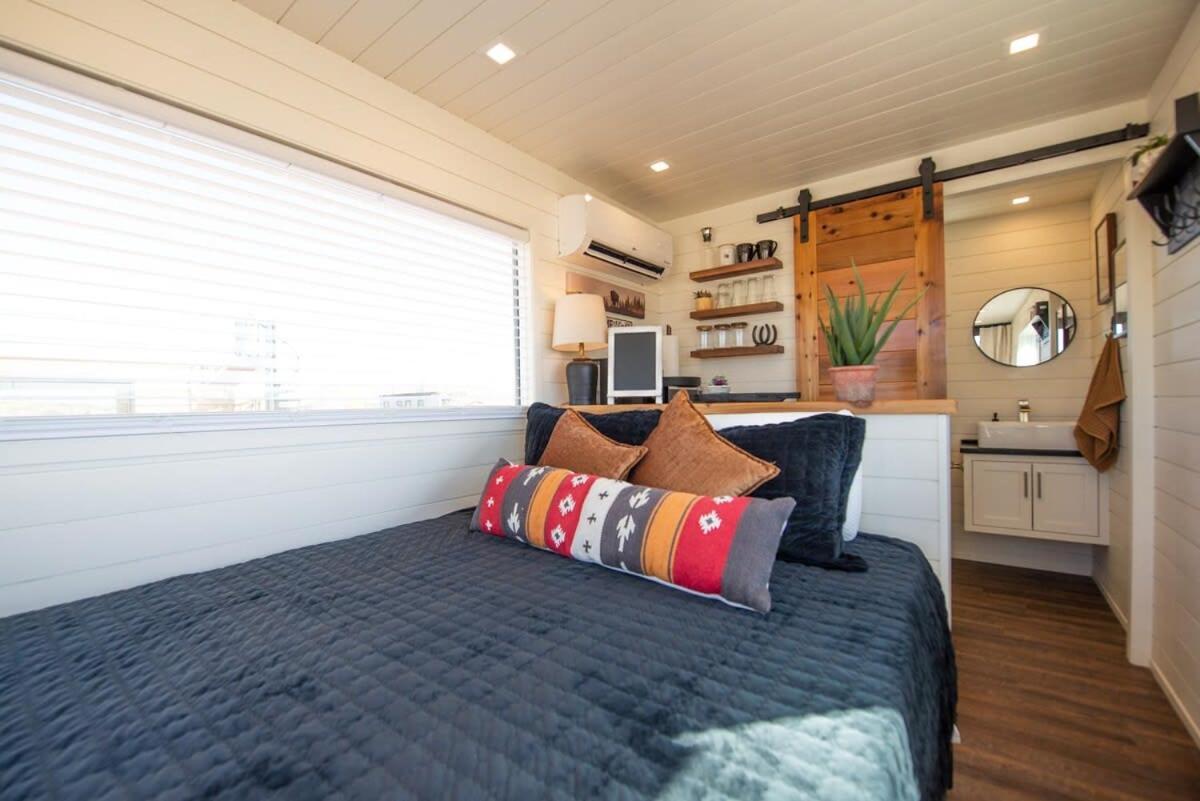 New The Buffalo-Shipping Container In Alpine Exterior photo